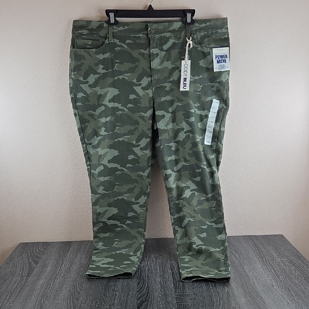 Code Bleu SOHO Skinny Camo Pants Mid Rise 5 Pocket 22W Average Womans